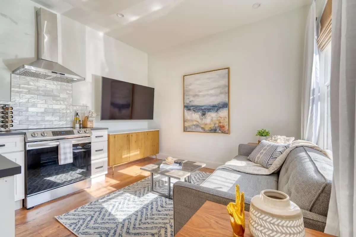 Stay Portland - The Charmante Suite- Breweries & Boutiques Lägenhet
